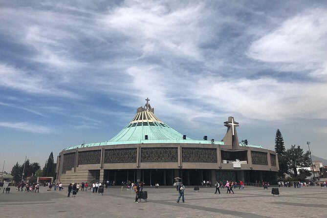 Private Tour Teotihuacan Pyramids & Basilica of Guadalupe - The private guide difference: Miguel and Ricardo set the tone