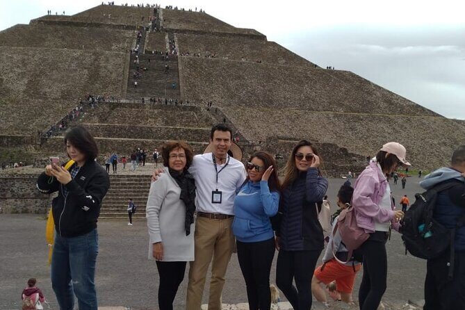 Private Tour Teotihuacan Tequila&quesadilla - Entering Teotihuacan with a guide instead of guessing