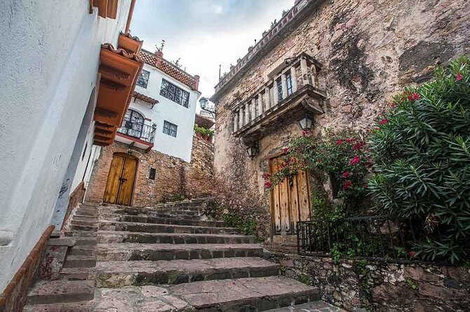 Private Tour: The Colonial Towns of Taxco and Cuernavaca from Mexico City - Cuernavaca’s Plaza de la Constitución: Franciscans, Cortés, and Morelos