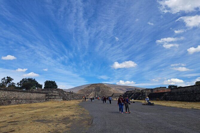 Private Tour through Secrets of Teotihuacan from CDMX - Heat, uneven paths, and what the guides do when conditions get tough