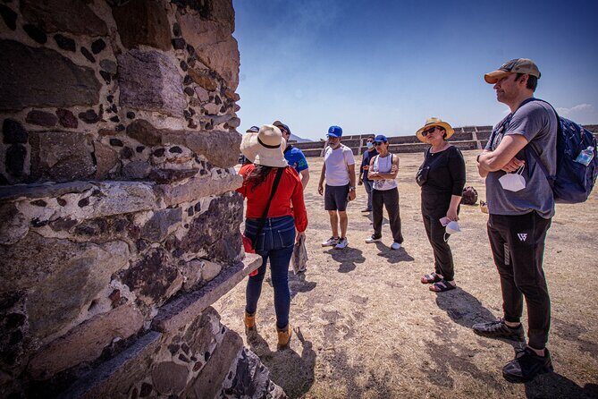 Private Tour to Teotihuacán and the Basilica of Guadalupe - The drive to Teotihuacán: views and a smart cultural context stop
