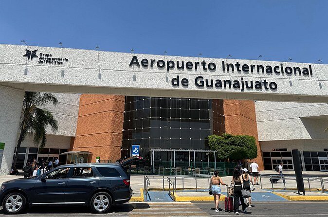 Private transfer between Leon BJX Airport and Guanajuato City - Price and value: $57.51 for up to 4 people