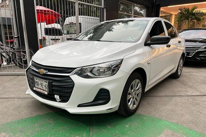 Private transfer between Leon BJX Airport and Guanajuato City - WhatsApp, flight details, and what to send right away
