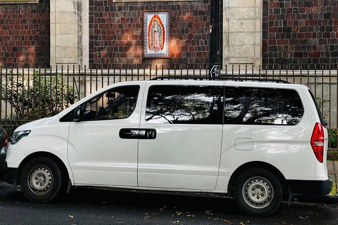 Private Transfer from the Airport to Hotels in Mexico City - Turning a 60-minute ride into your first-day game plan