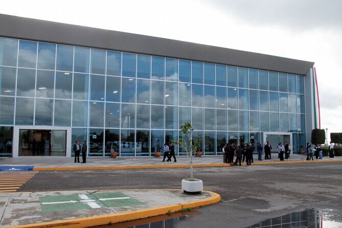 Private transportation from Puebla Airport to Puebla City - Choosing the right vehicle: sedan comfort vs. group space