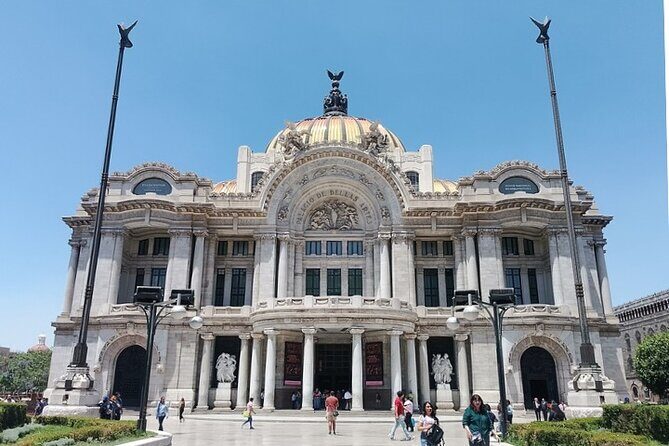 Private walk CDMX Historic Center + Museums + Tacos + Metro - Pushkin Garden and the Roma Colony story to start your day
