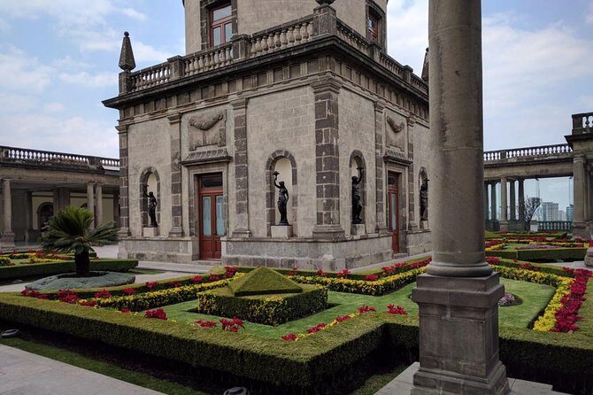Private Walking Tour Anthropology Museum & Chapultepec Castle - Bosque de Chapultepec: an easy walk through pre-Hispanic clues