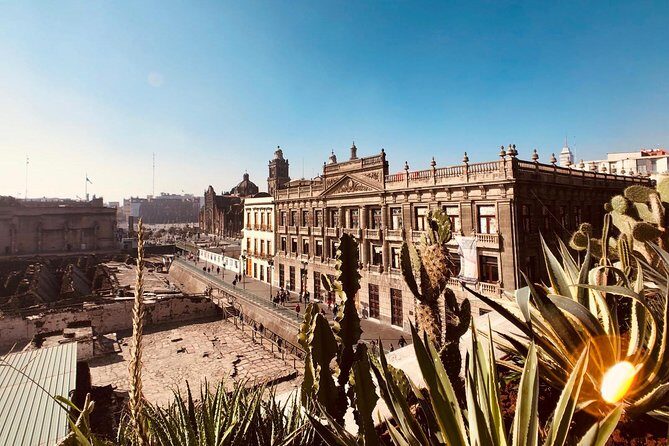 Private Walking Tour Gems of the Historic Center of Mexico City - Zócalo: The National Living Room and the Architecture Around It
