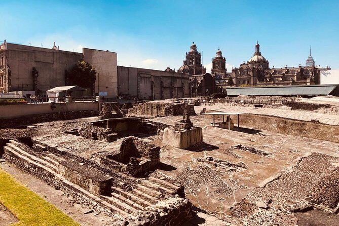 Private Walking Tour Gems of the Historic Center of Mexico City - La Profesa (The Professed Temple): Baroque Altarpiece and Sacred Art