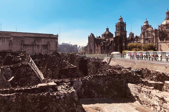 Private Walking Tour Gems of the Historic Center of Mexico City - House of Tiles: Case Studies in Color, Craft, and Power