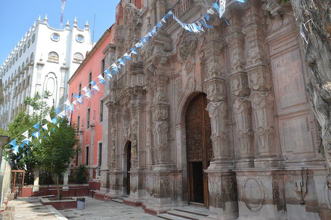 Private walking tour in Guanajuato (available from 1 person) - Stop 3: Alhóndiga de Granaditas exterior and the independence mood