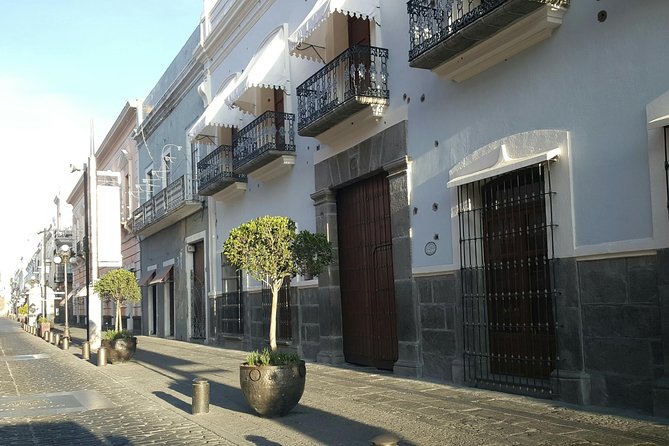 Puebla City Walking Tour - Including a fun Crossword challenge - Stop 2: Callejón de los Sapos (Antiques and Colonial Corners)