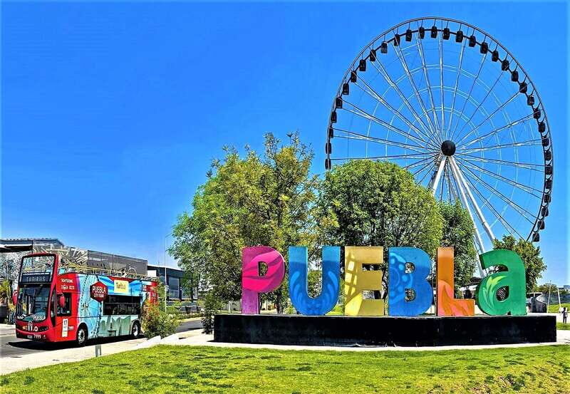 Puebla: Hop-on Hop-off City Tour and Aquarium Michín - Juárez Monument, Paseo Bravo, Army Museum, and Juárez Avenue