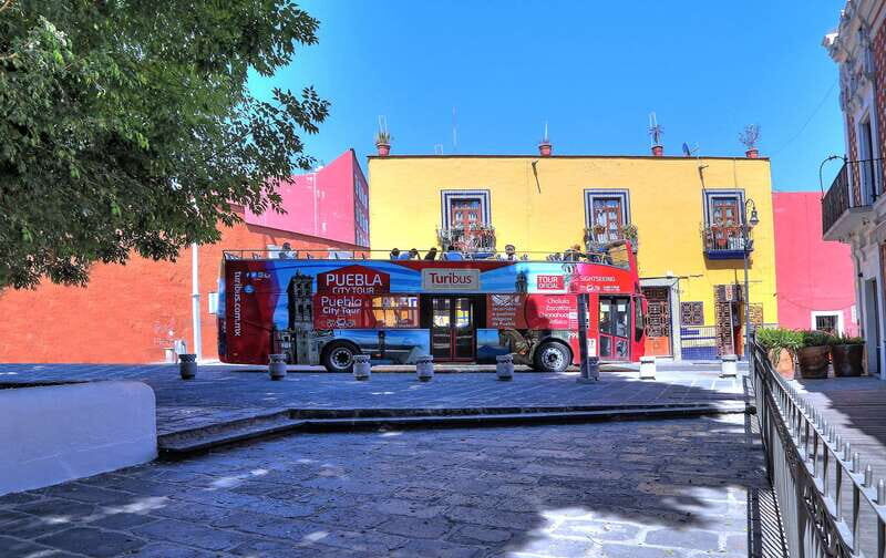 Puebla: Hop-on Hop-off City Tour and Aquarium Michín - Starting at the Zócalo: where to catch the right bus