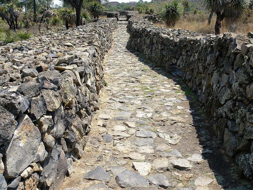Puebla: Mexico's largest archaeological site & Cholula - Cantona in Puebla State: a city you can walk through