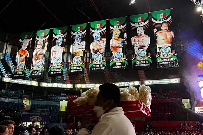 Pulque Tasting and Mexican Wrestling: Premium Small Group Tour - Arena México: the wrestling show with built-in context