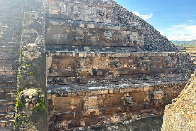 Pyramids of Teotihuacan and restaurant la Gruta (Original) - H2: Price and value: what you get for about $47.20, plus what costs extra