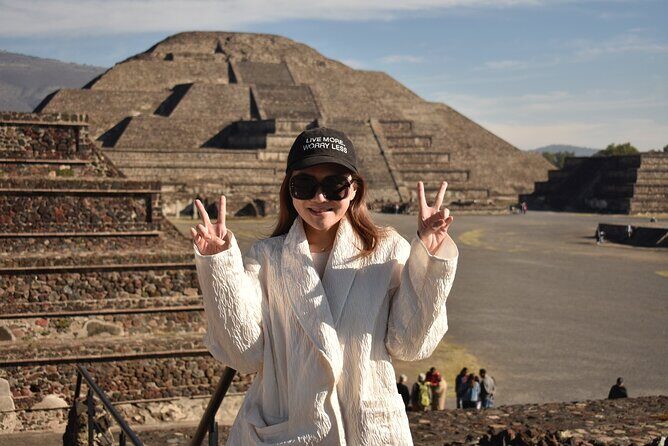 Pyramids of Teotihuacan and restaurant la Gruta (Original) - H2: How group tours feel on the day (and how to avoid common snags)