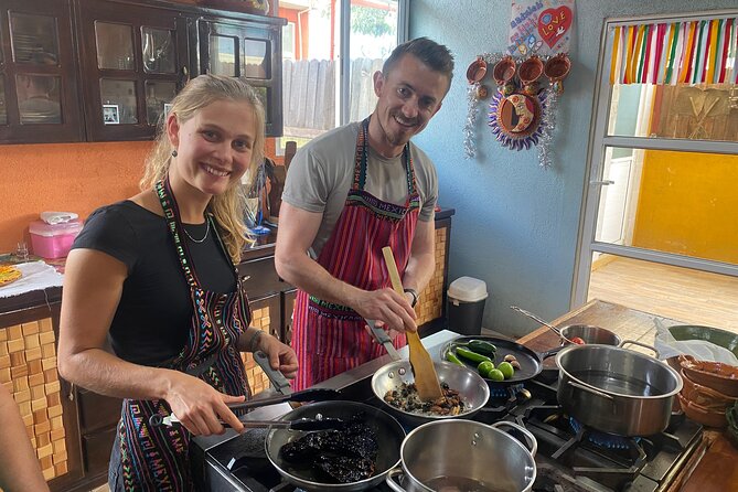 Que rico es oaxaca, Cooking Classes. - A Local Family-Style Cooking Class in Oaxaca City