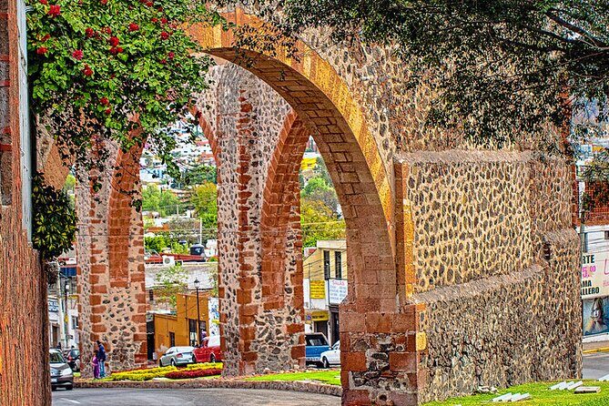 Queretaro: colonial architecture and history - Stop 7: Convento de Santa Clara and the architecture mix in one corner