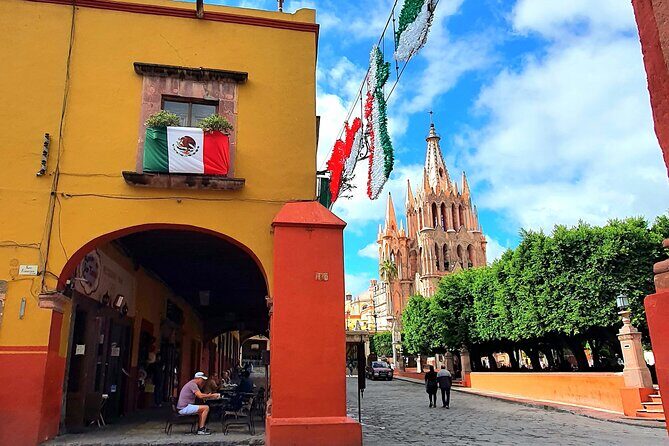 Recorrido Histórico a Pie: Descubre y Explora San Miguel (ES/EN) - Price and value: why $32 feels fair