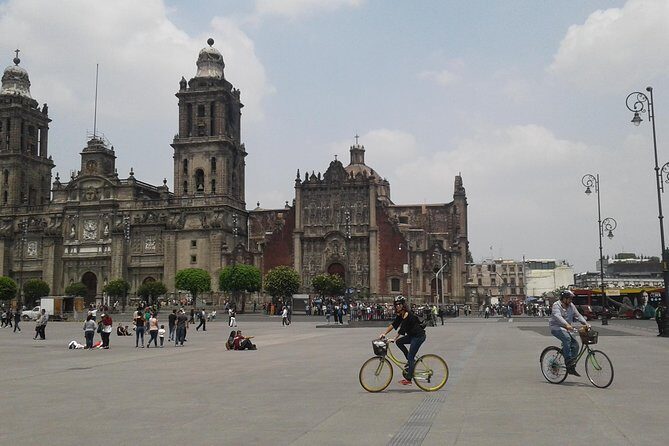 Ride Mexico City Historic Center, highlights w/ taco stop - Bikes, Helmets, and Safety on Real Streets