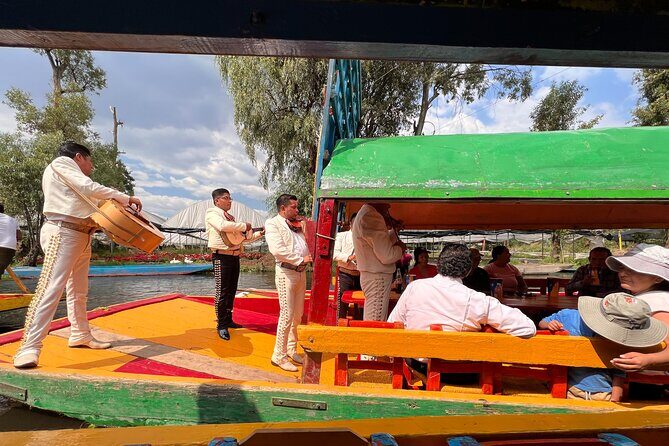 Riding Boats +Warm Mex Food+ Frida Kahlo's neighborhood (private) - Coyoacán After the Water: Frida’s Neighborhood Without the Overwhelm