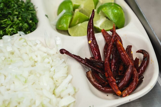 San Juan Market Food Tour Mexico City: Exotic Bites & Flavors - Where you start at Salto del Agua (and how to avoid stress)