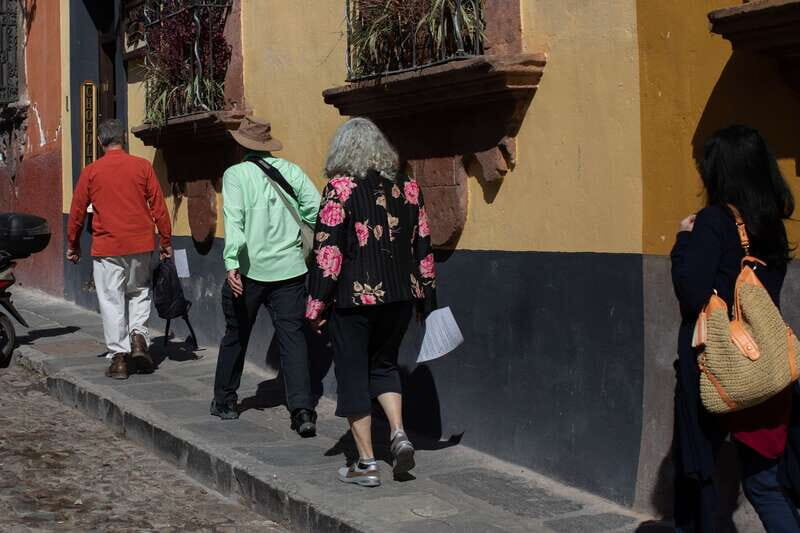 San Miguel de Allende: Chocolate Tasting and Walking Tour - A 2.5-hour walk that keeps you moving (and tasting)