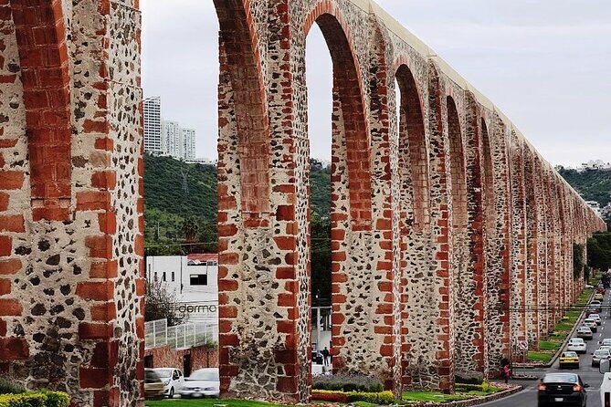 San Miguel de Allende & Queretaro Tour from Mexico City - Queretaro City: A Photogenic Aqueduct Plus Courtyards and Tiles