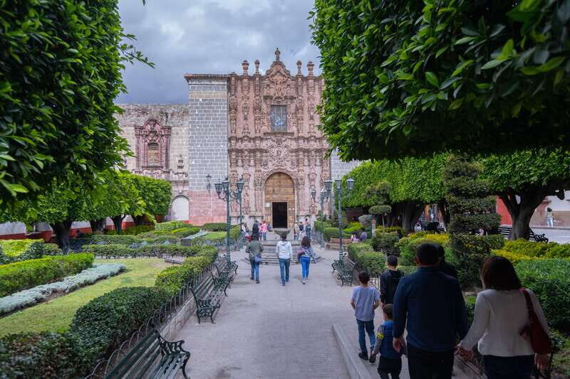 San Miguel: Landmarks and Lunch Walking Tour in English - Lunch included: a 3-course meal with real local flavor
