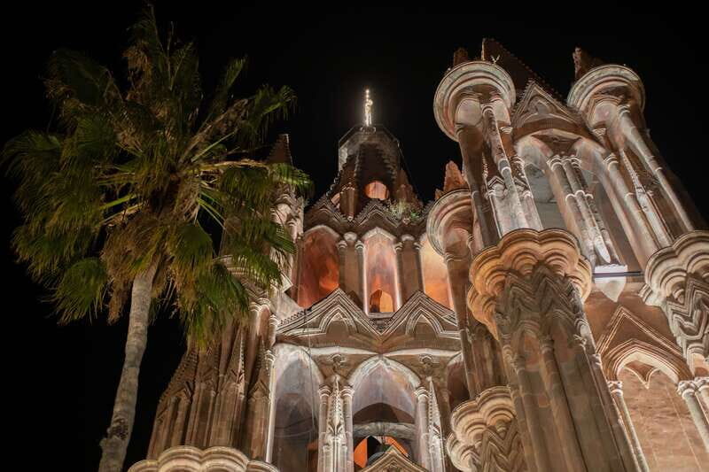 San Miguel: Landmarks and Lunch Walking Tour in English - Getting value for $55: the real math is guide + orientation + lunch