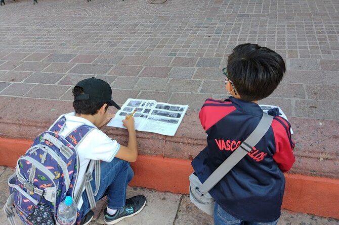 Sanmigueleando Tour for Kids and Adults - Jardin Allende and the Parroquia de San Miguel Arcángel: church drama plus daily rhythm