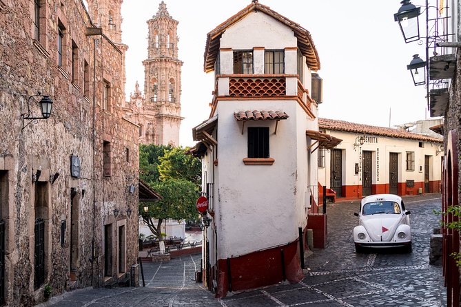Silver City of Taxco: Full Day Tour from Mexico City - Stop 2: Cuernavaca in 3 hours, Cortés Palace, and the mural cathedral