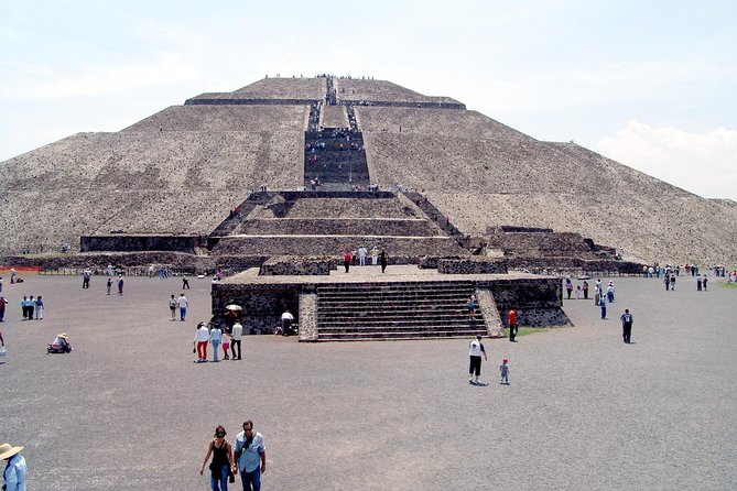Small Group: Teotihuacan Pyramids and Shrine of Guadalupe with Lunch - Teotihuacan pyramids and Avenue of the Dead: what you’ll actually see