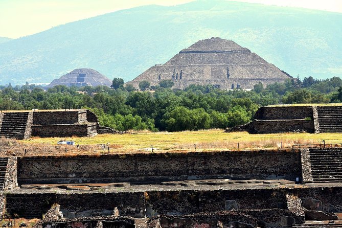 Small Group: Teotihuacan Pyramids and Shrine of Guadalupe with Lunch - Guide quality and group size: what makes this day trip feel worth it