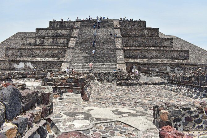 Small VIP Group: Teotihuacan Pyramids and Shrine of Guadalupe with lunch - Who this tour suits best