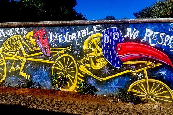 Street Art Tour With An Artist in Oaxaca - A Short Break at El Llano Park (Then Back to the Murals)