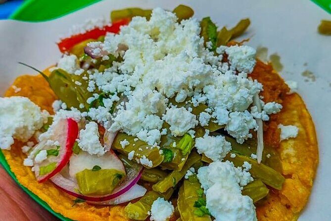 Street Food Bike Ride/Roma-Condesa/All-Inclusive 3.5 hours - La Condesa lunch bites: tacos, quesadillas, and agua fresca