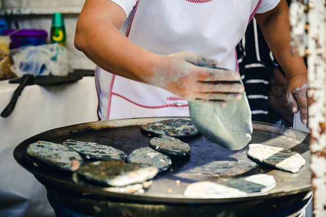 Street Food Tour with Friends - Key highlights to look for