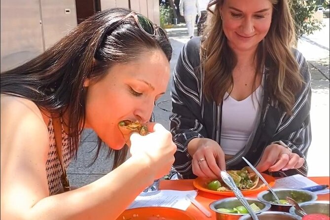 Tacos 101 Mexico City Taco Experience - The Angel of Independence photo stop, explained without the speech