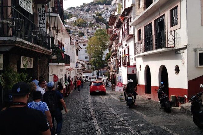 Taxco and Cuernavaca Tour - Taxco’s white streets, Santa Prisca, and the silver-shopping focus