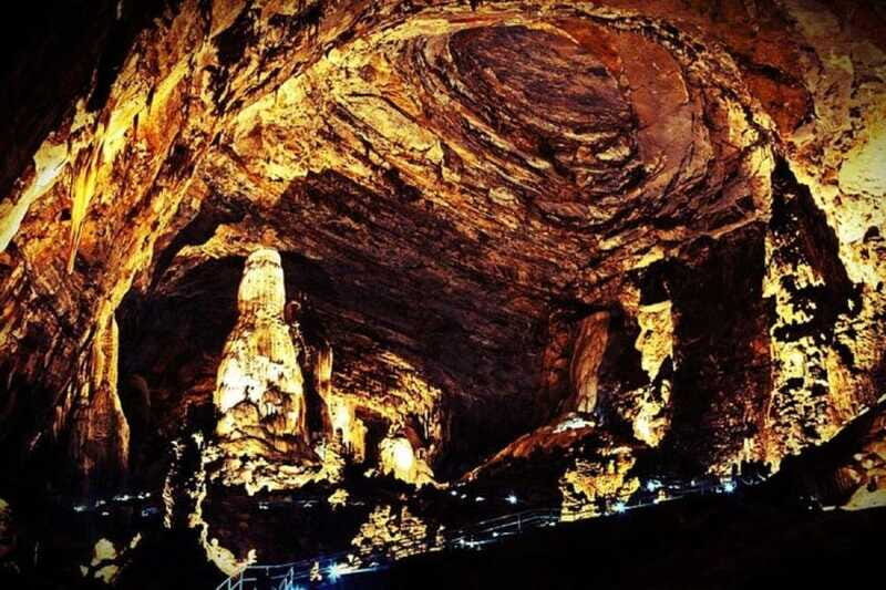 Taxco: Discover the Cacahuamilpa Grottoes - Practical expectations inside the cave