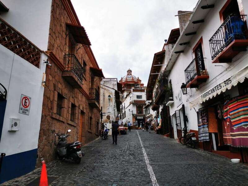 Taxco tour from Mexico City: & Xochicalco Pyramids - Who should book this tour