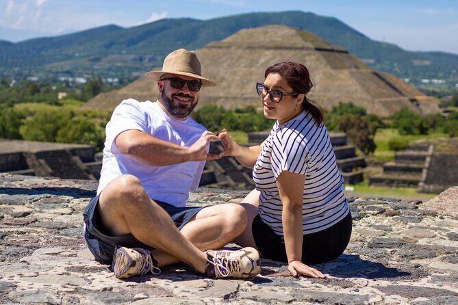 Teotihuacan All Inclusive : Safe Tourism for the Whole Family. - Entering Teotihuacán through Gate #4: the Sun-to-Moon walk