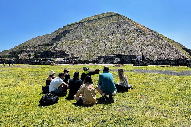 Teotihuacan and My Grandma's Food Tour - Teotihuacán With iPad Visuals: Sun, Moon, and the Palaces