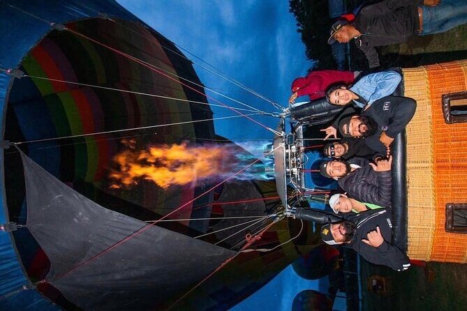 Teotihuacan balloon flight with cave breakfast and CDMX pickup - Optional workshops in Teotihuacán: clay or cocoa
