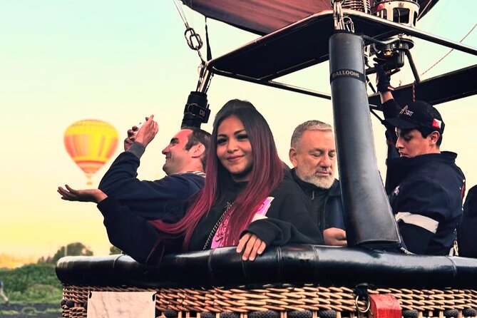 Teotihuacan balloon flight with cave breakfast + pyramids - Ballooning over Teotihuacan: what that 30–50 minute flight gives you