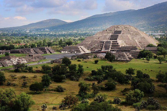Teotihuacan & Basilica Guadalupe Tour with lunch - Guide + van comfort: why it changes the day more than you expect