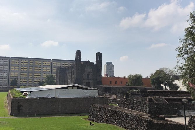 Teotihuacan & Basilica of Guadalupe - Private Tour - Stop 2: San Juan Teotihuacán for Pyramid Views and Artisans